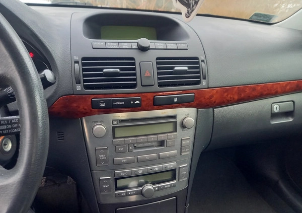 Toyota Avensis cena 14000 przebieg: 207171, rok produkcji 2003 z Warszawa małe 92